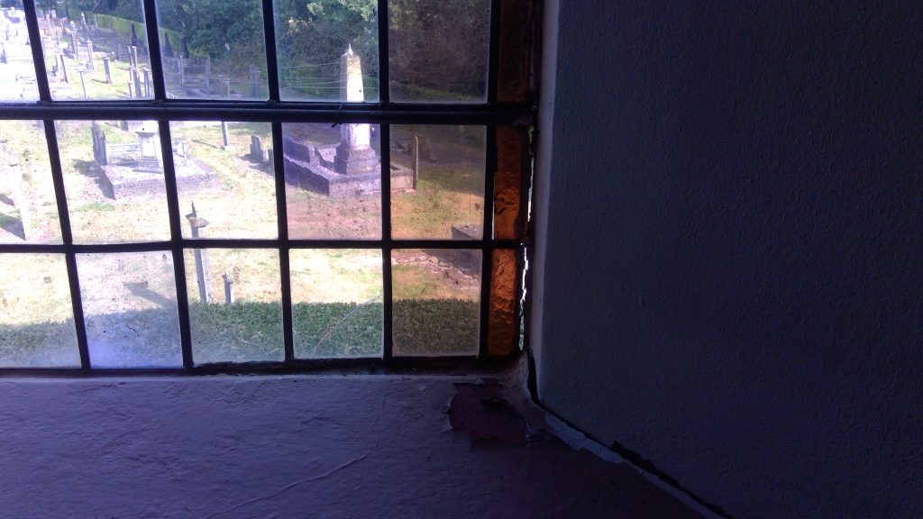 Kerk in Nieuwe Pekela - fundering verzakt Kerk in Nieuwe Pekela - fundering verzakt